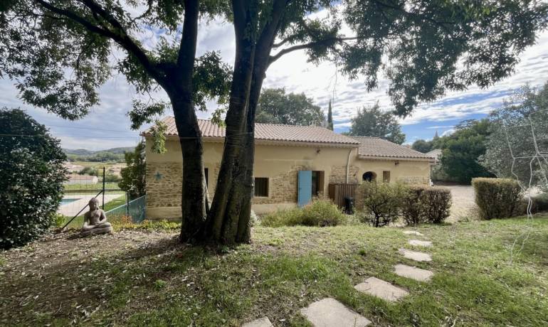 Ancienne bergerie avec piscine & vue!